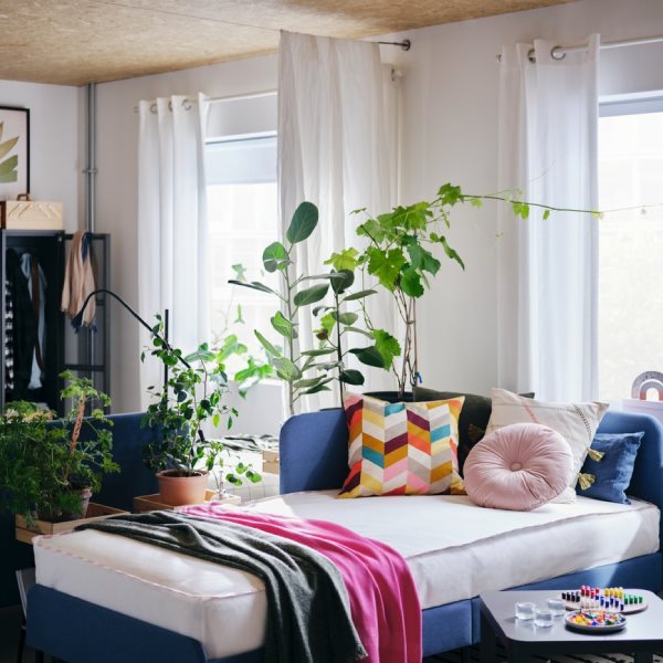 Parallel universe: a budget-friendly apartment